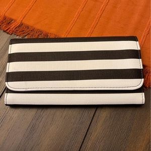 Kut from the Cloth Wallet